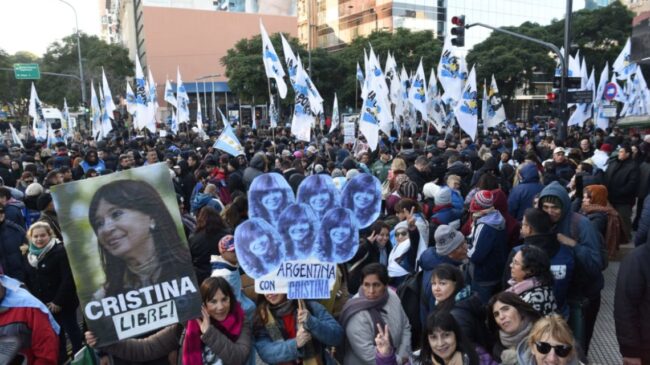 marcha-contra-la-condena-a-cristina-kirchner-2045138